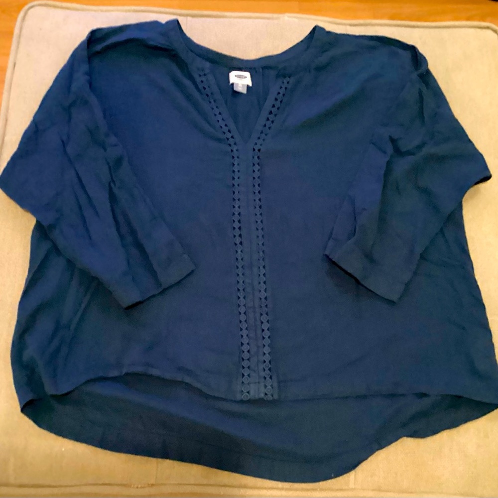 ** OLD NAVY - XL - BLUE BLOUSE WITH EMBROIDERED DETAIL